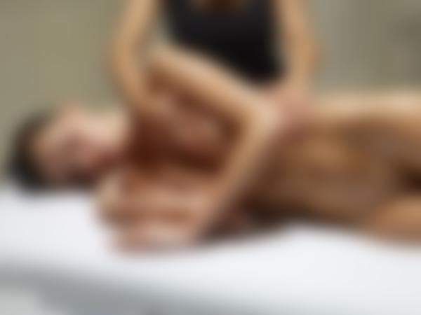 Image n° 9 de la galerie Tereza massage à l'huile sensuel